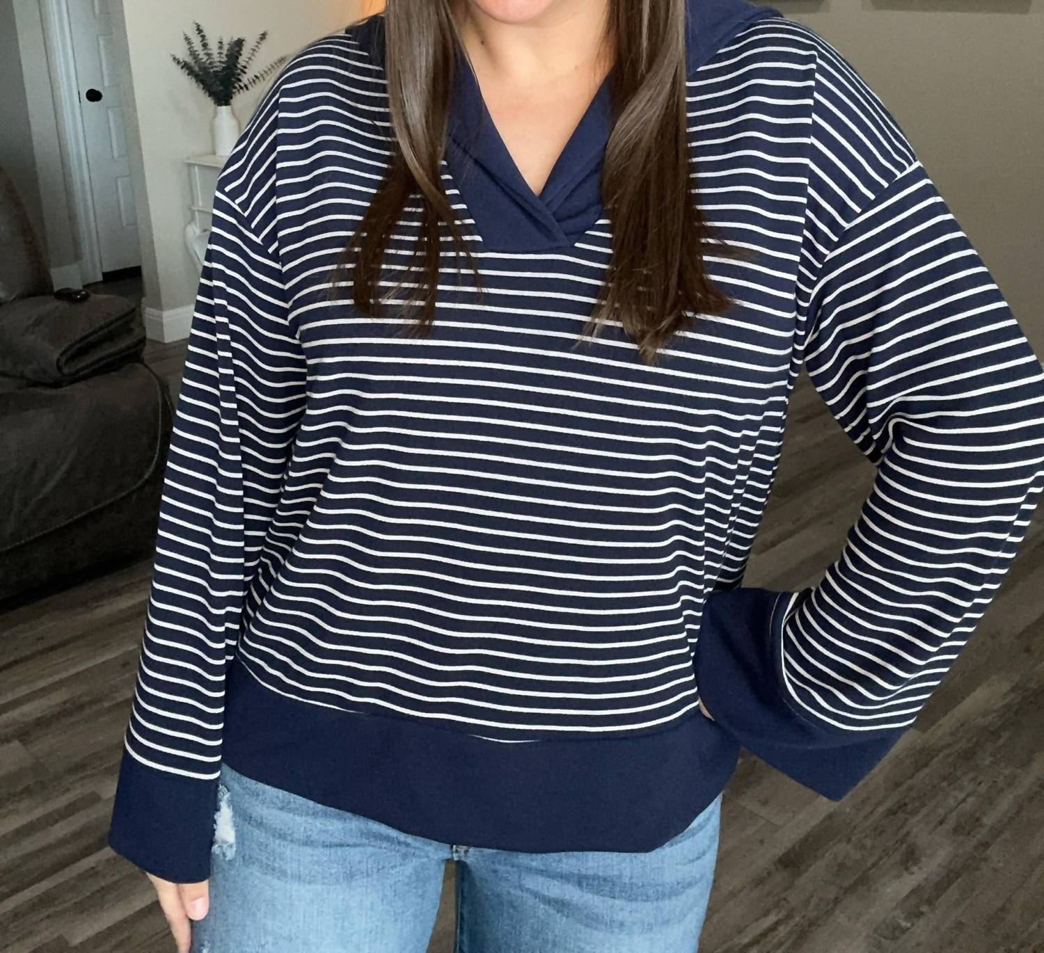 Мой уикенд свитшот темно-синего цвета Lovely Melody
Мой уикенд свитшот темно-синего цвета Lovely Melody