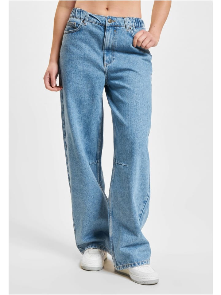 Джинсы DEF, светло-голубой
Джинсы DEF, светло-голубой