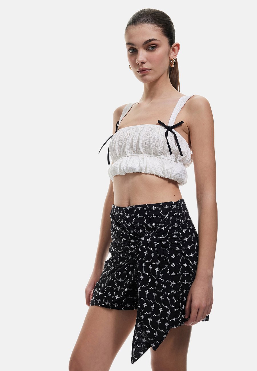 Юбка Koton EMBROIDERED, Black
Юбка Koton EMBROIDERED, Black