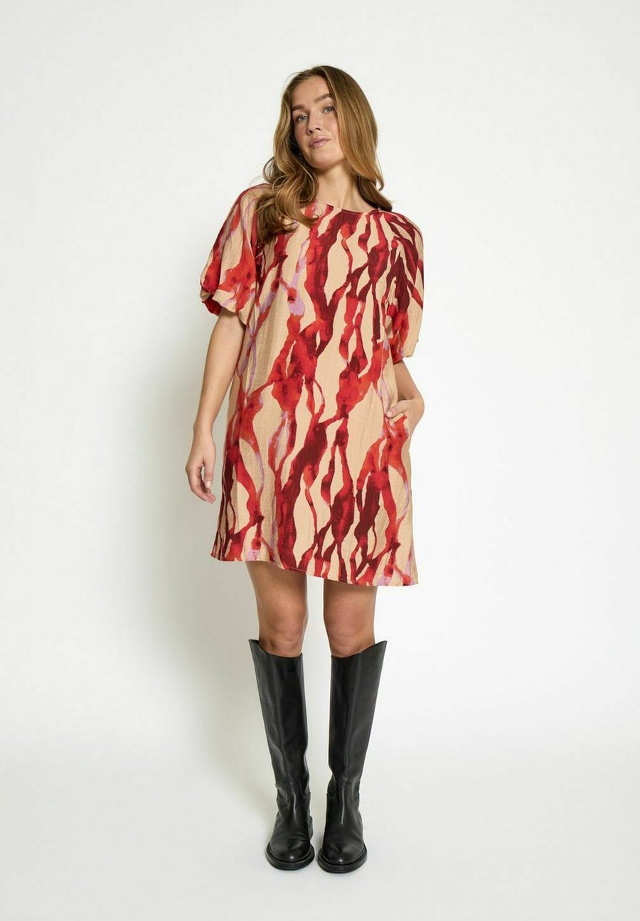 Платье Minus MSRIKKI, Grenadine Print/Red
Платье Minus MSRIKKI, Grenadine Print/Red