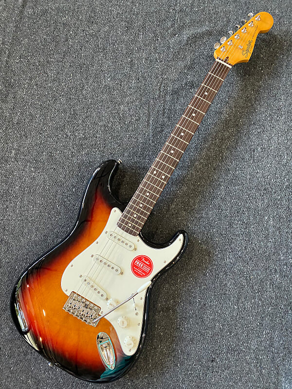 Squier Classic Vibe '60's Stratocaster 3-Color Sunburst #ISSK20001526 (7 фунтов, 6,9 унции)
Squier Classic Vibe '60's Stratocaster 3-Color Sunburst #ISSK20001526 (7 фунтов, 6,9 унции)