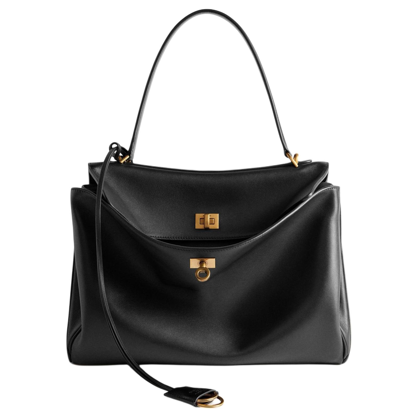 Balenciaga Женская сумка Rodeo Medium в черном цвете
Balenciaga Женская сумка Rodeo Medium в черном цвете