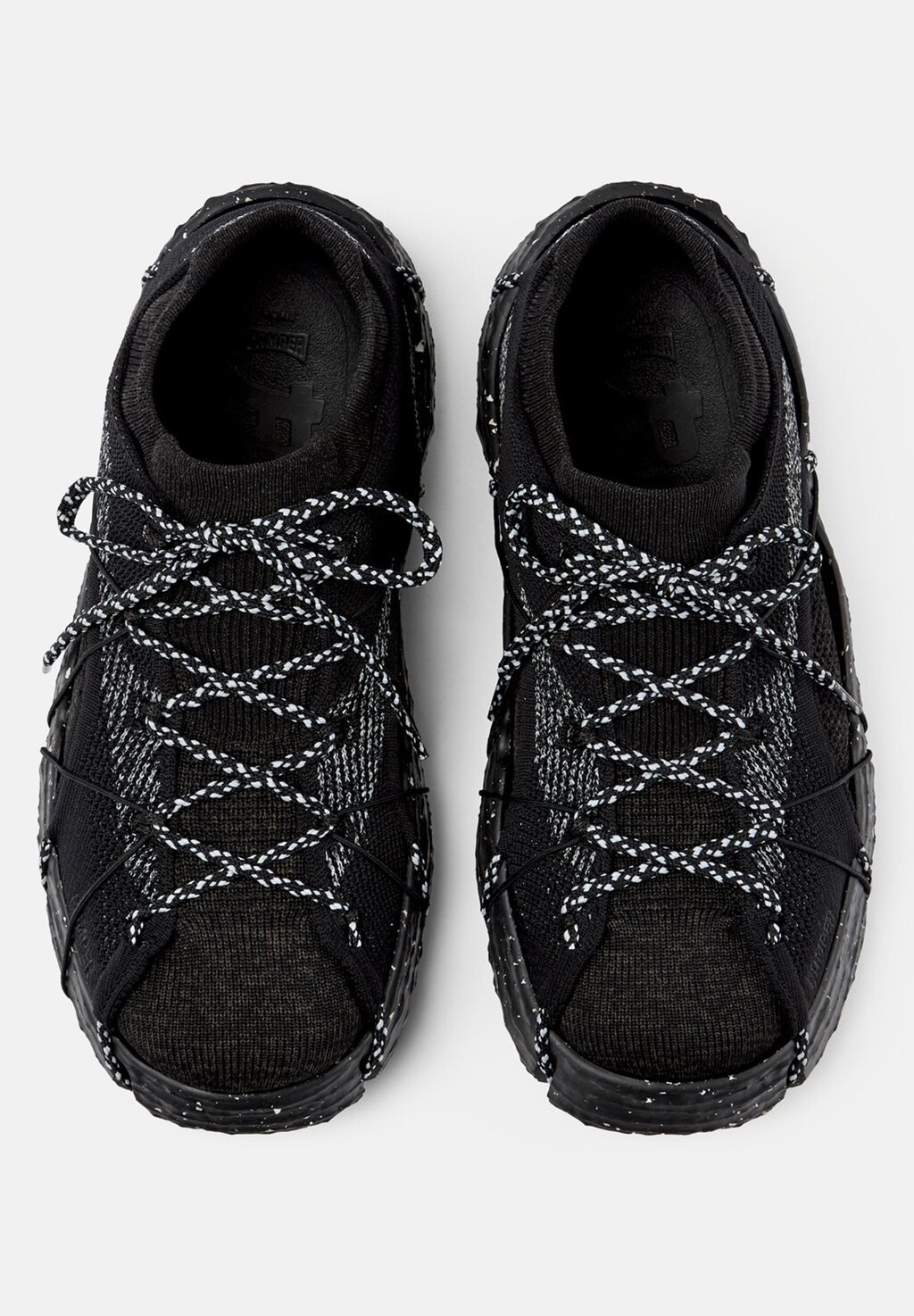 Низкие кроссовки Roku Camper, schwarz grau
Низкие кроссовки Roku Camper, schwarz grau