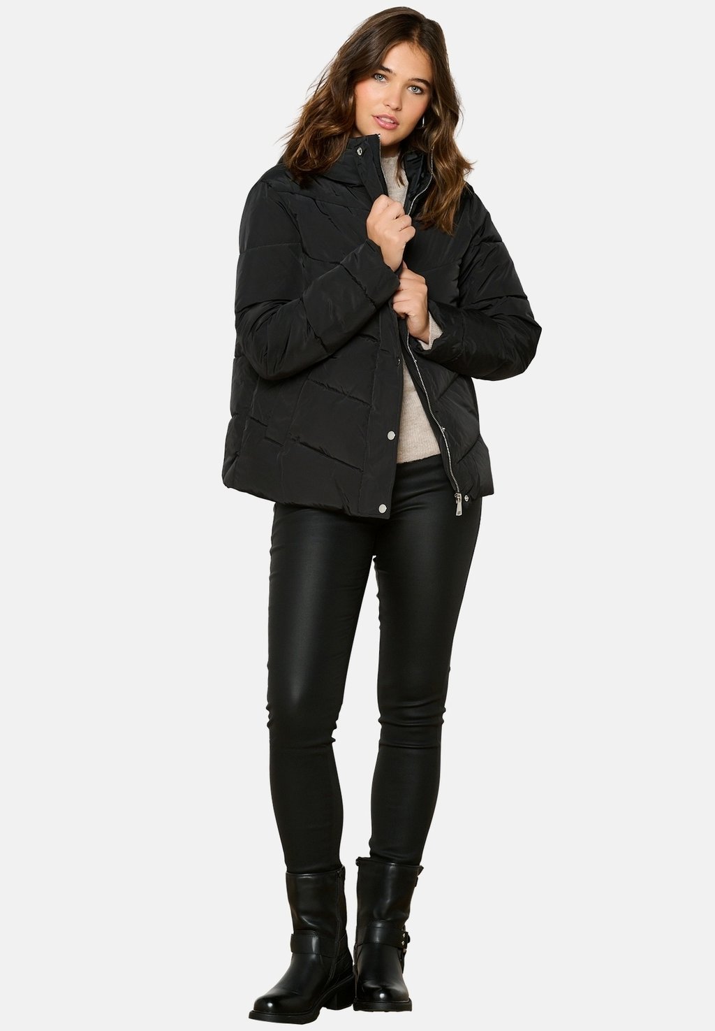 Зимняя куртка WITH HOOD LolaLiza, черный
Зимняя куртка WITH HOOD LolaLiza, черный