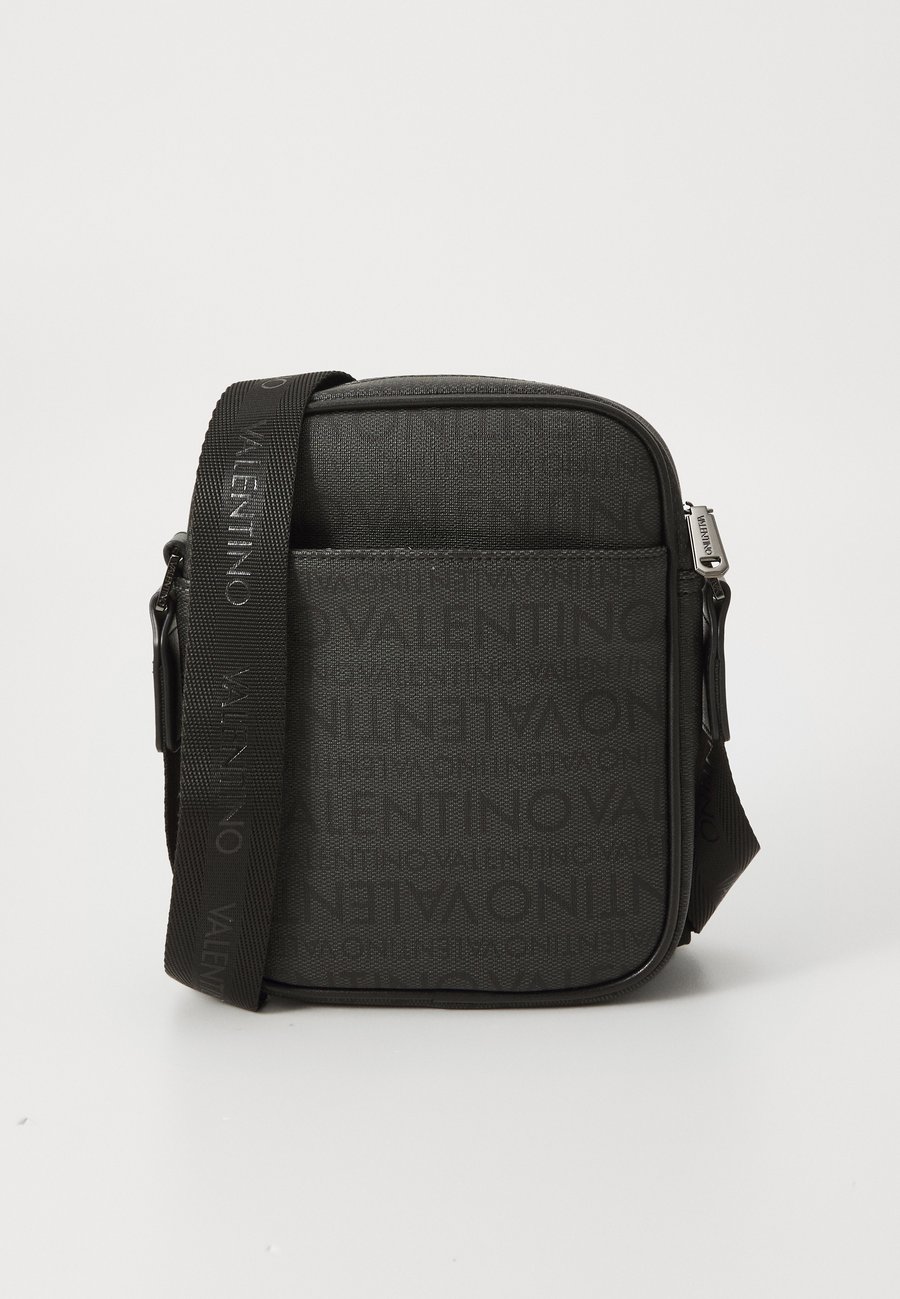Сумка кросс-боди Valentino Bags BILLION, Antrac/Nero/Black
Сумка кросс-боди Valentino Bags BILLION, Antrac/Nero/Black