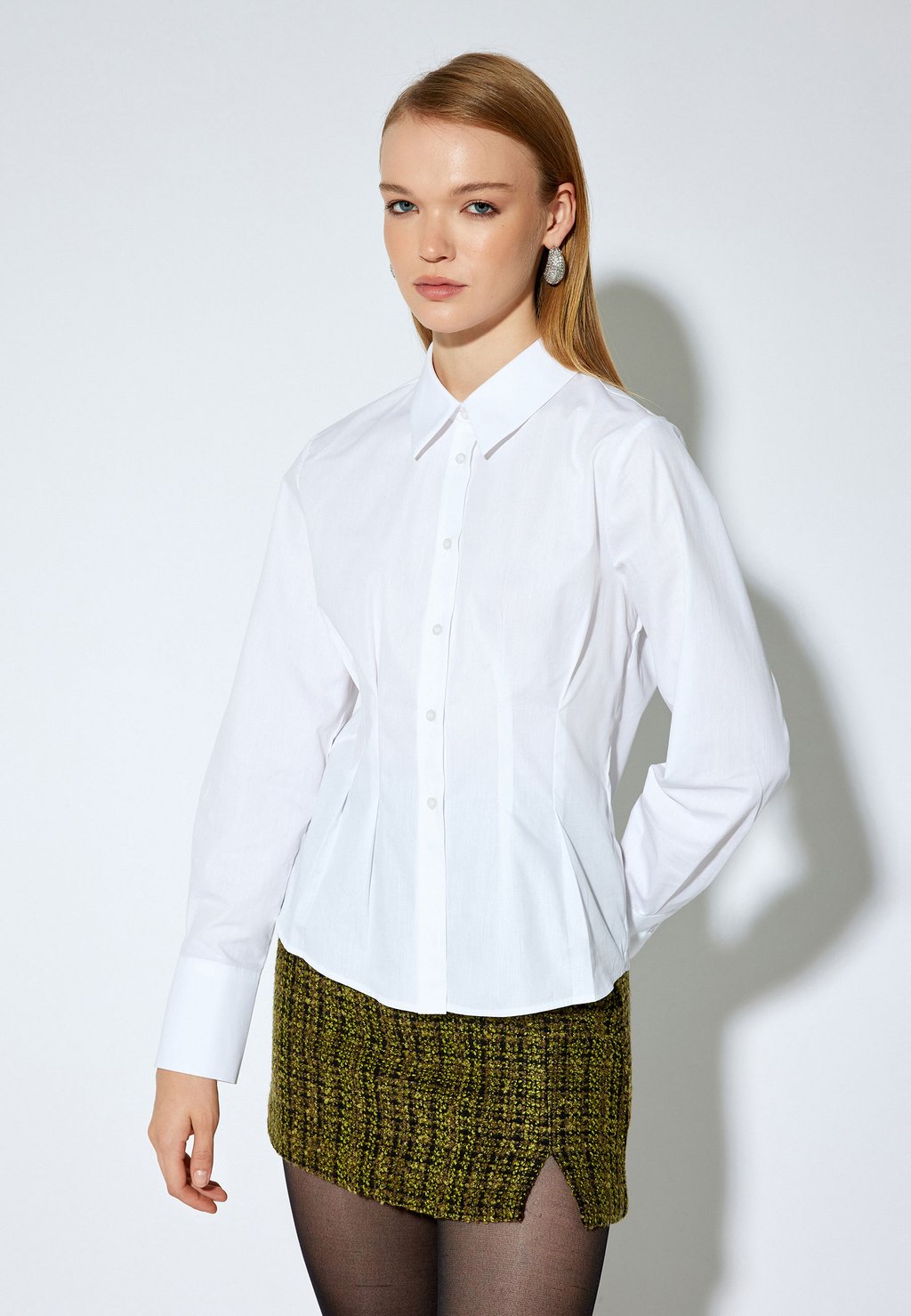 Блузка на пуговицах Koton, белый
Блузка на пуговицах Koton, белый