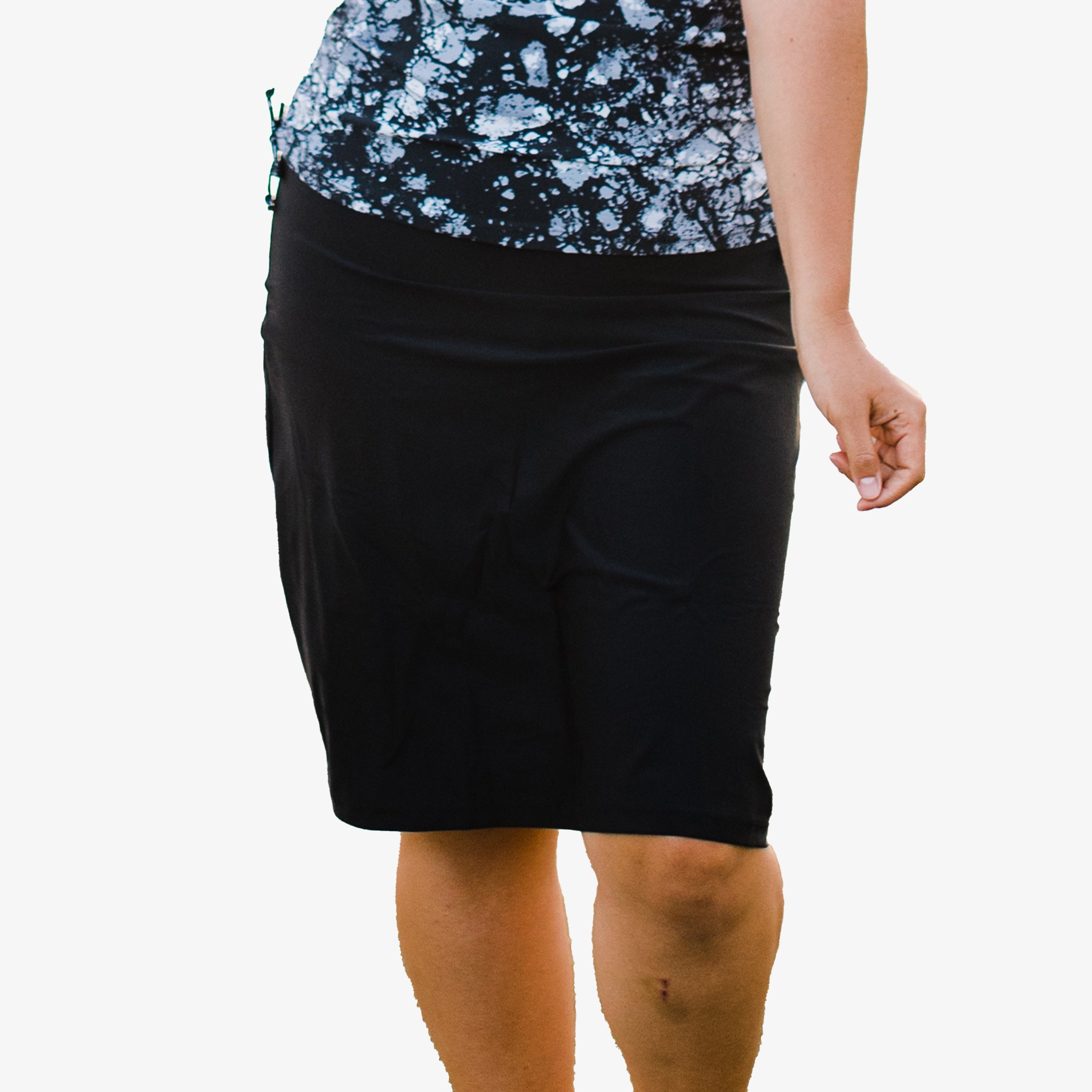 Женская юбка для плавания с высокой талией и длиной до колена с прикрепленными велосипедными шортами Calypsa, черный 
Женская юбка для плавания с высокой талией и длиной до колена с прикрепленными велосипедными шортами Calypsa, черный