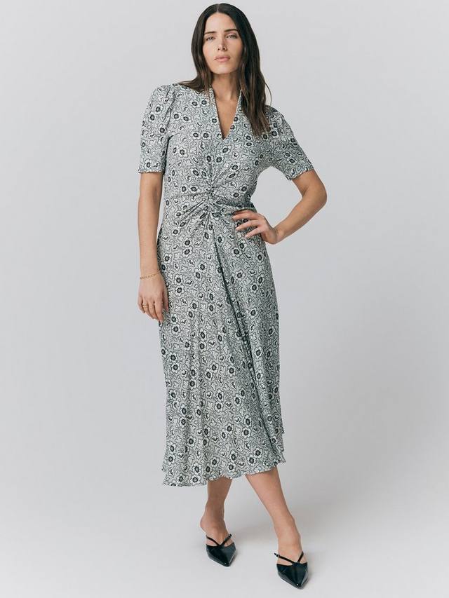 Атласное платье миди с цветочным принтом капри с пышными рукавами Ghost, разноцветный
Атласное платье миди с цветочным принтом капри с пышными рукавами Ghost, разноцветный