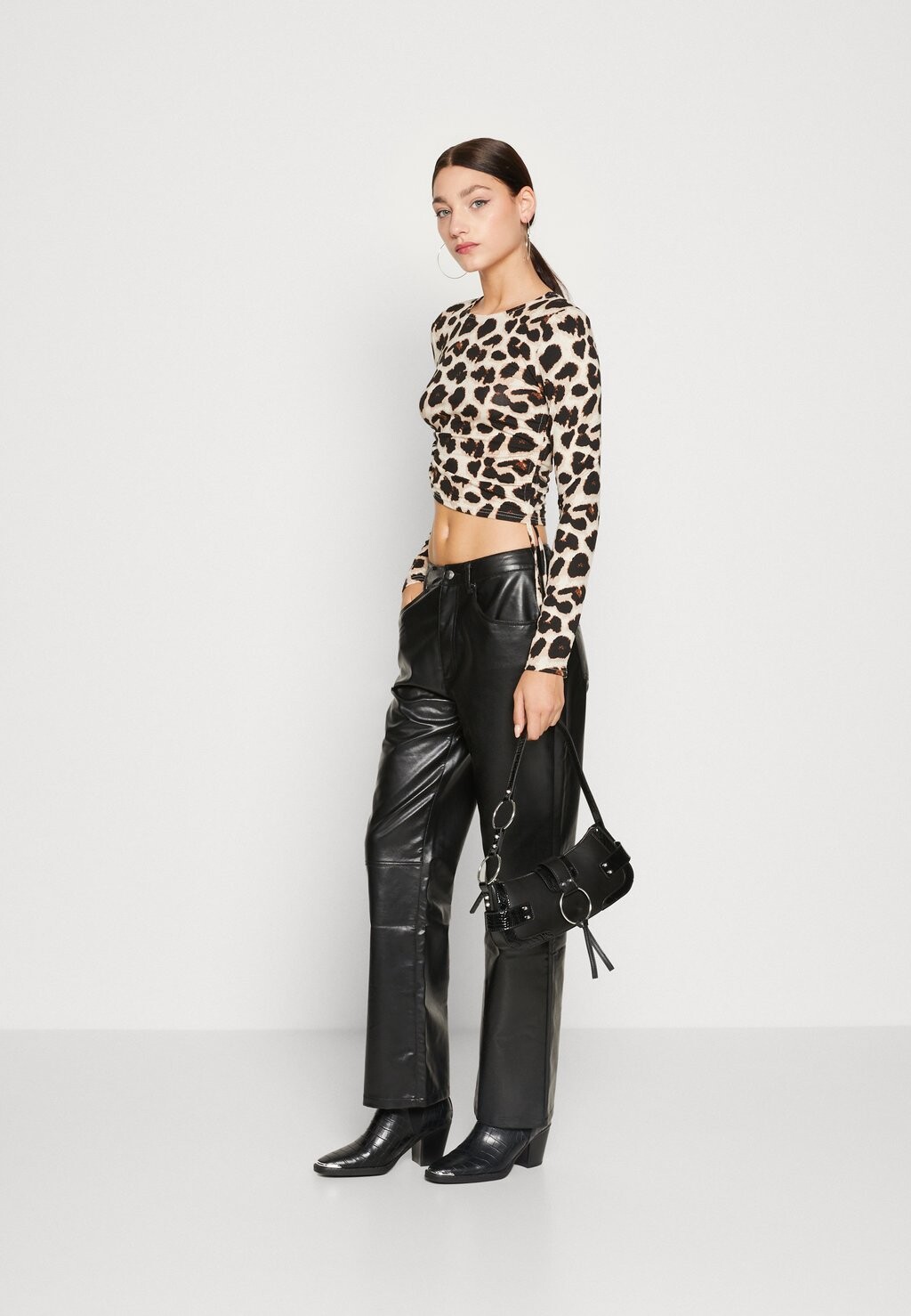 Топ с длинным рукавом Pcnala Crop Pieces, черный
Топ с длинным рукавом Pcnala Crop Pieces, черный