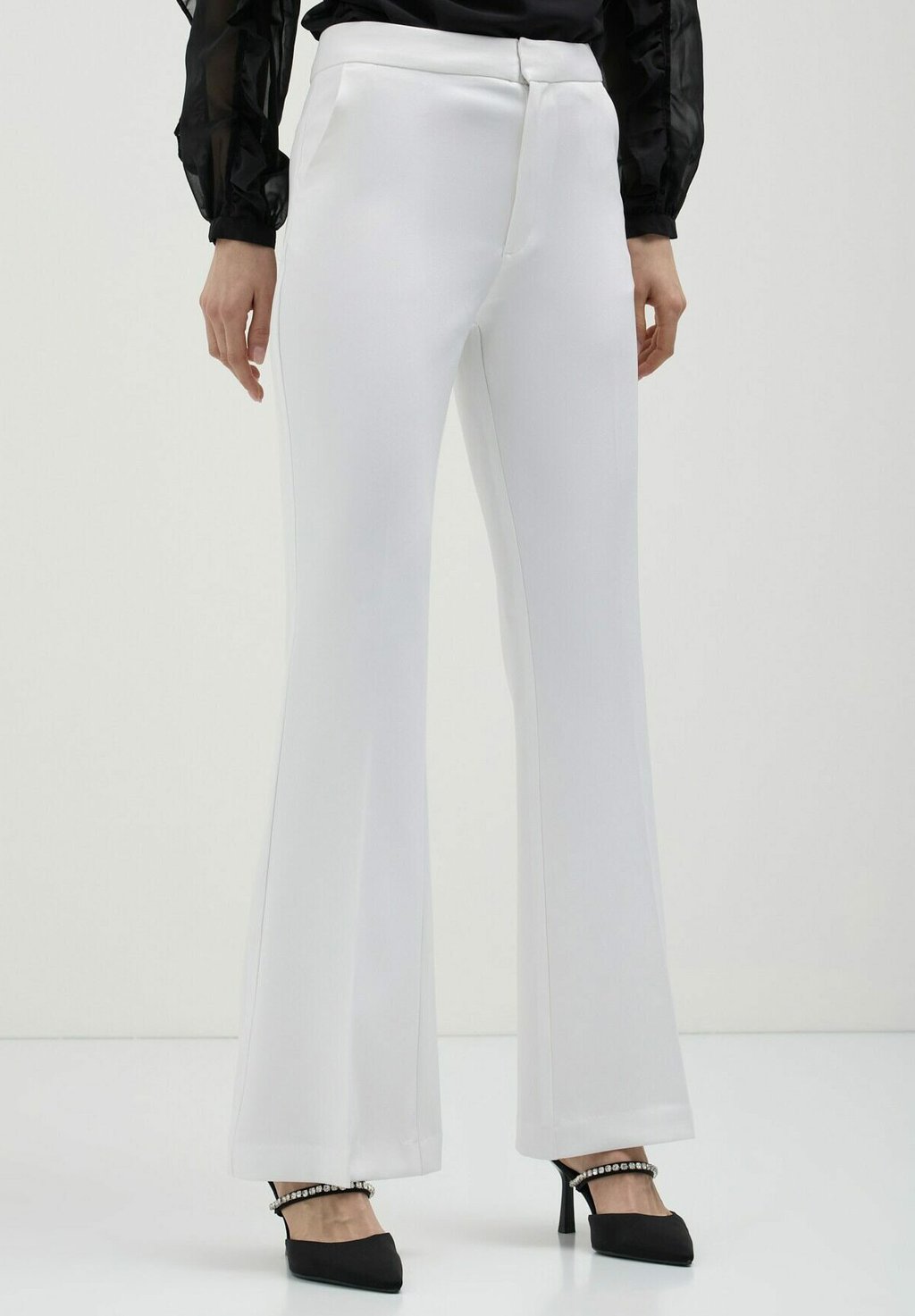 Брюки ZAMPA TINTA UNITA Calliope, цвет Bianco
Брюки ZAMPA TINTA UNITA Calliope, цвет Bianco