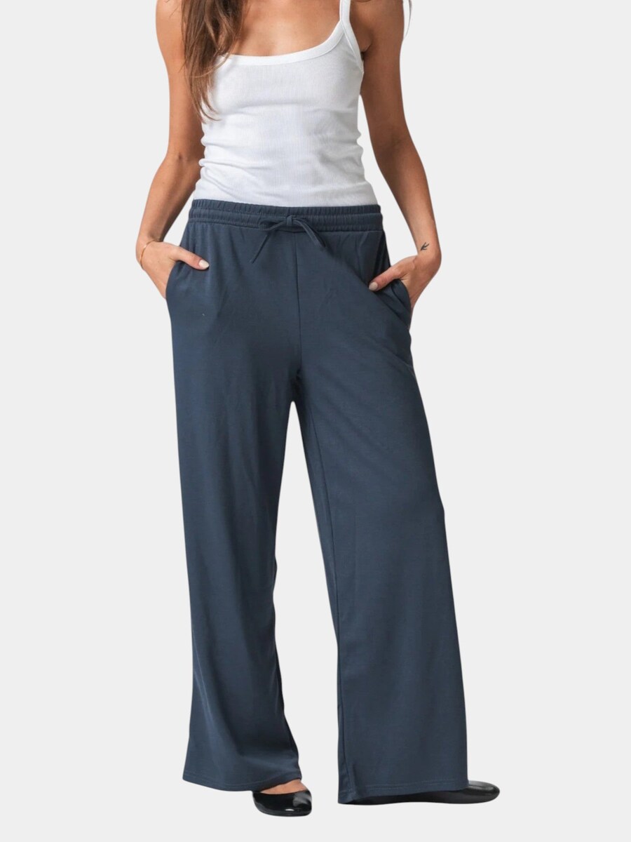 Широкие брюки TEESHOPPEN Leah, графитовый
Широкие брюки TEESHOPPEN Leah, графитовый