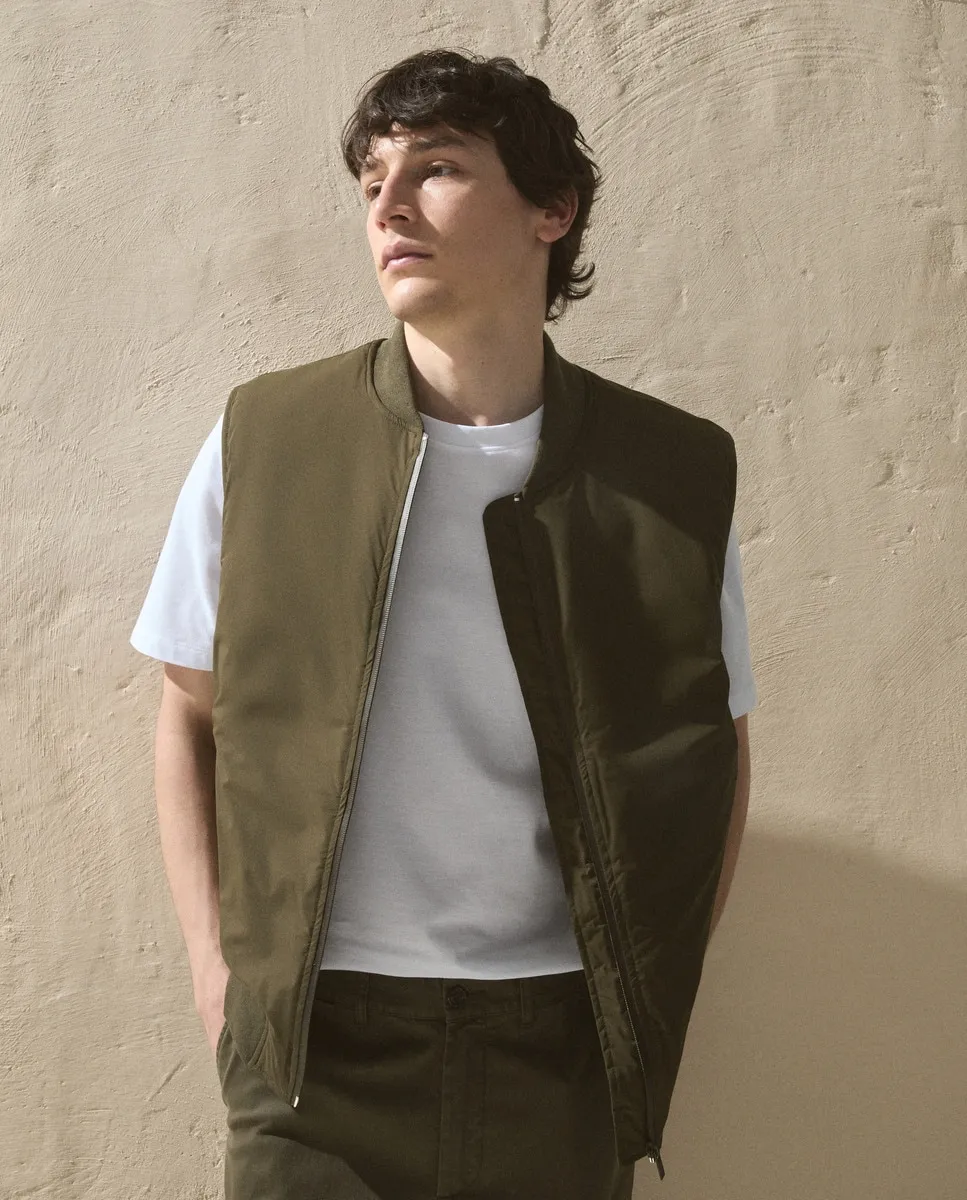 Жилет мужской, ткань confortech confortech Dustin, цвет Musgo
Жилет мужской, ткань confortech confortech Dustin, цвет Musgo