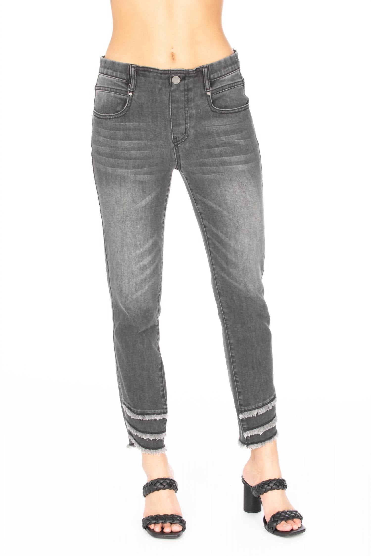 Джинсы Liberty скинни серые с рваным низом APNY, серый
Джинсы Liberty скинни серые с рваным низом APNY, серый