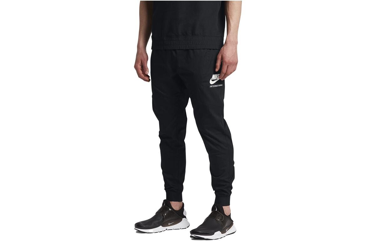 Трикотажные спортивные штаны мужские черные Nike, черный
Трикотажные спортивные штаны мужские черные Nike, черный