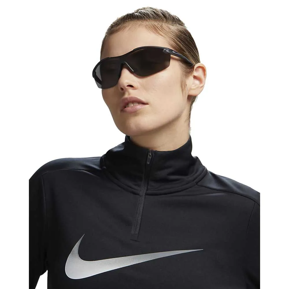Солнцезащитные очки Nike Polarized, черный
Солнцезащитные очки Nike Polarized, черный