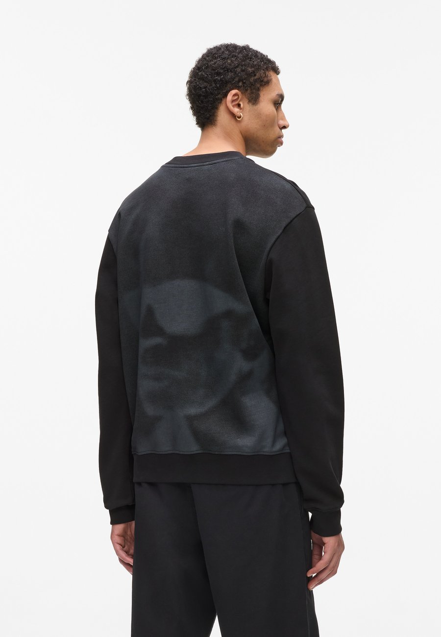 Толстовка Karl Lagerfeld Jeans Sweatshirt, Black
Толстовка Karl Lagerfeld Jeans Sweatshirt, Black