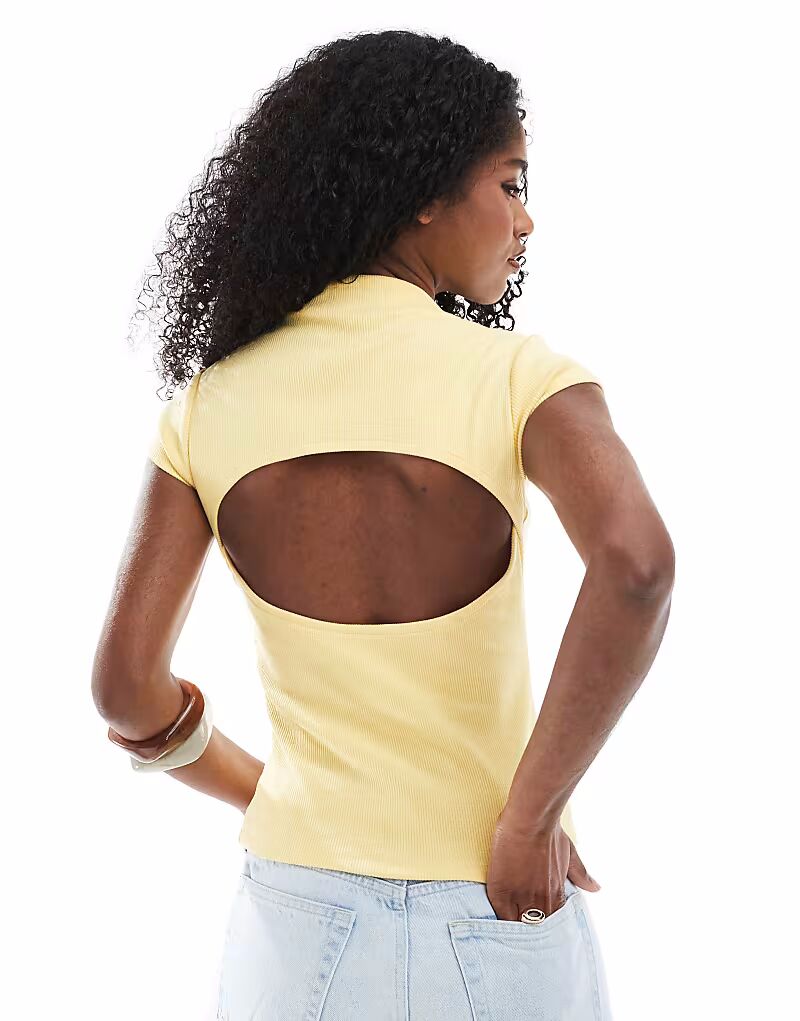 Футболка для малышей ASOS DESIGN с плотным рубчиком и открытой спиной, с присборенным воротом, цвета пахты
Футболка для малышей ASOS DESIGN с плотным рубчиком и открытой спиной, с присборенным воротом, цвета пахты