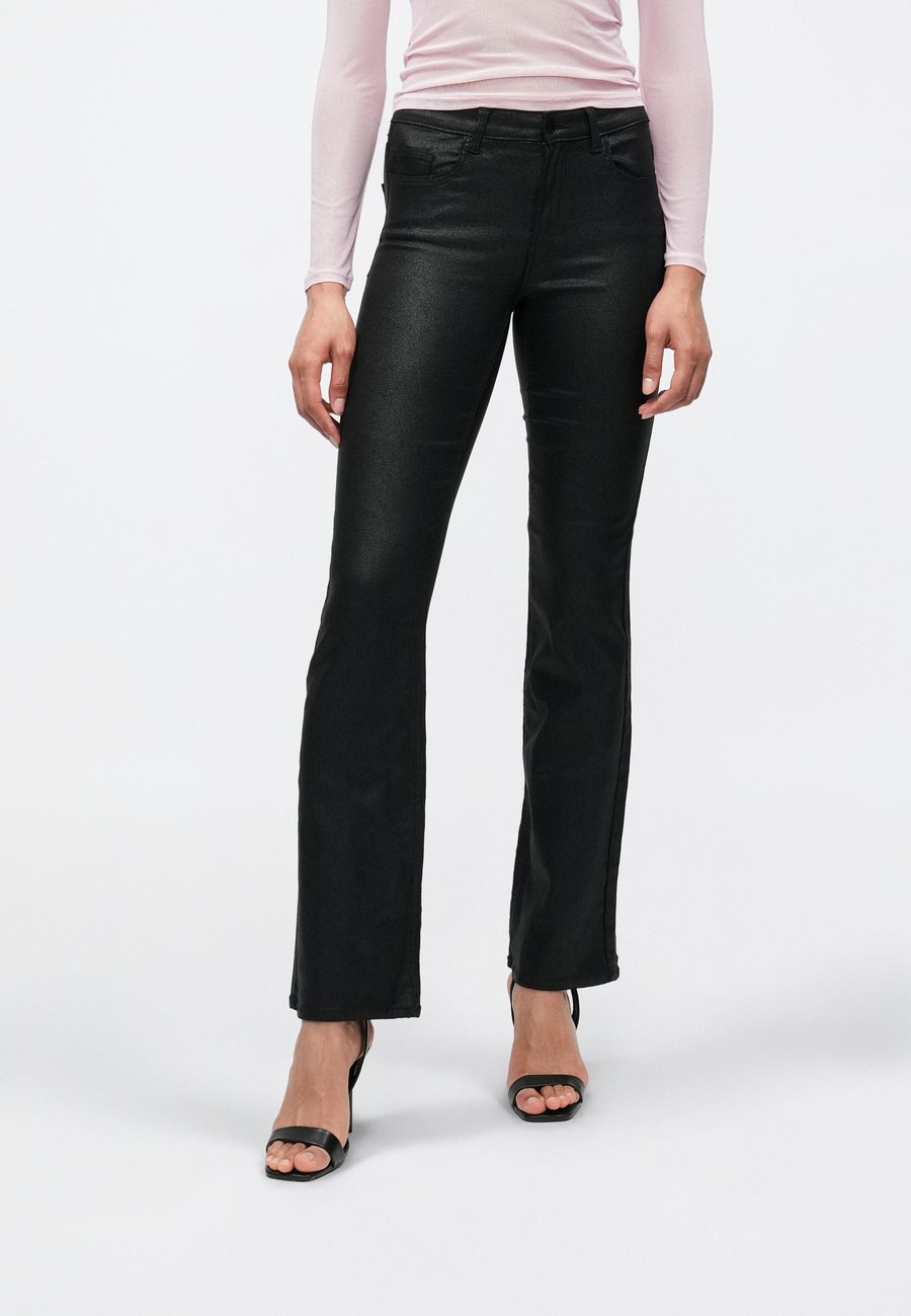 Брюки ONLY ONLCLARE FLARED GLITTER PANT, Black
Брюки ONLY ONLCLARE FLARED GLITTER PANT, Black