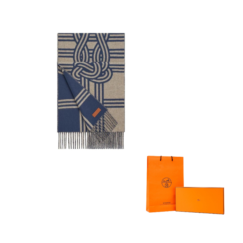 HERMES Шарф из кашемира Women's Reclining Chair Blue/Beige
HERMES Шарф из кашемира Women's Reclining Chair Blue/Beige