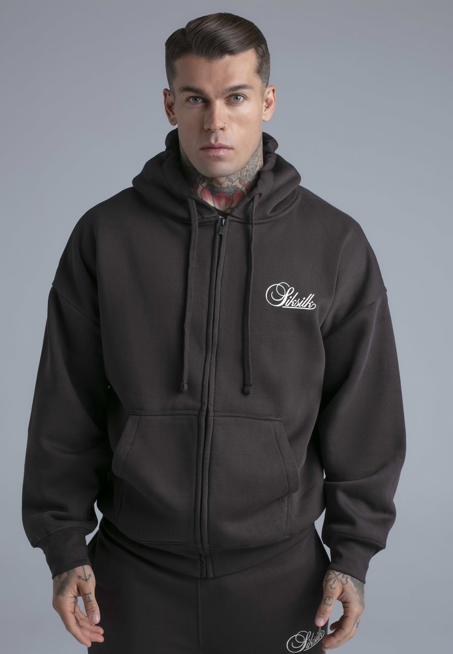 Толстовка SIKSILK ESSENTIALS, Brown, Коричневый, Толстовка SIKSILK ESSENTIALS, Brown
Толстовка SIKSILK ESSENTIALS, Brown, Коричневый, Толстовка SIKSILK ESSENTIALS, Brown