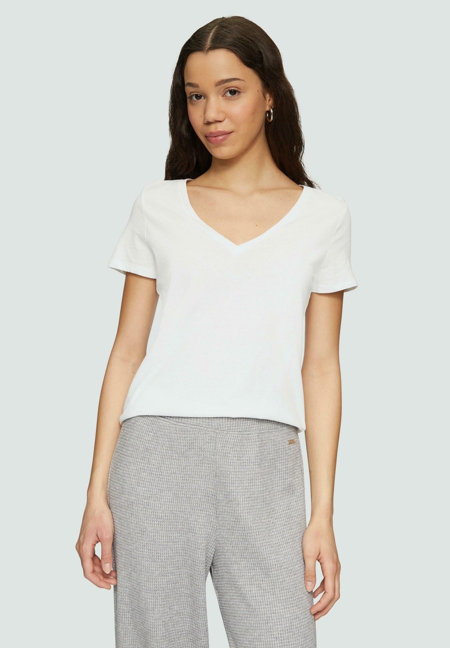 Футболка QS Basic T-shirt, Weiß/White, Белый, Футболка QS Basic T-shirt, Weiß/White
Футболка QS Basic T-shirt, Weiß/White, Белый, Футболка QS Basic T-shirt, Weiß/White