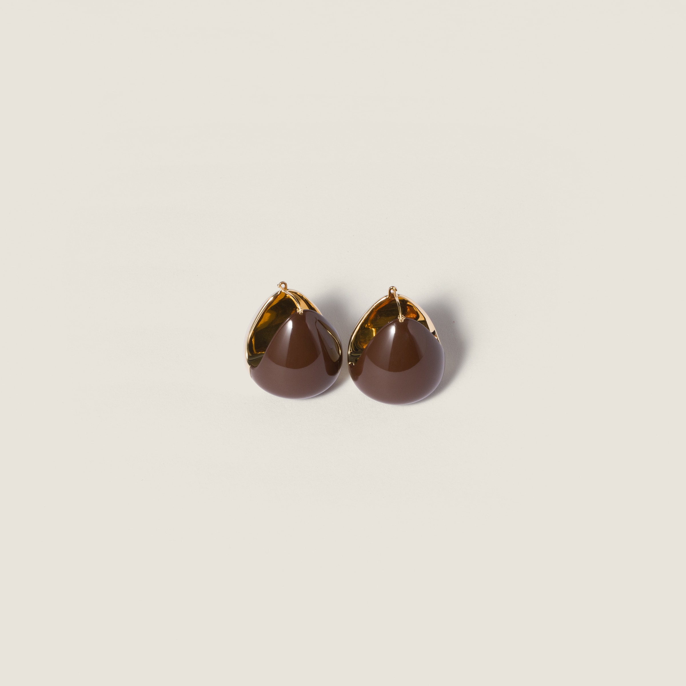 Серьги из металла с эмалью MIU MIU, темно-коричневый
Серьги из металла с эмалью MIU MIU, темно-коричневый