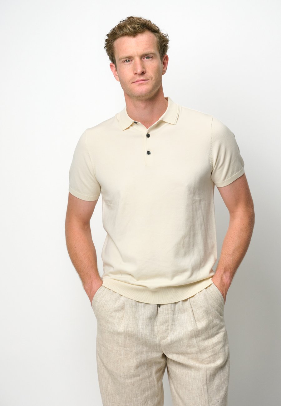Поло PROFUOMO THE LUXURY BASIC SHORT SLEEVE, Off White/White, Белый, Поло PROFUOMO THE LUXURY BASIC SHORT SLEEVE, Off White/White
Поло PROFUOMO THE LUXURY BASIC SHORT SLEEVE, Off White/White, Белый, Поло PROFUOMO THE LUXURY BASIC SHORT SLEEVE, Off White/White