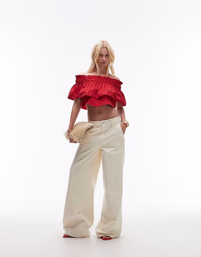 Топ-бандо Mango с изображением Кайи Гербер из премиального хлопка с присборенными деталями красного цвета
Топ-бандо Mango с изображением Кайи Гербер из премиального хлопка с присборенными деталями красного цвета