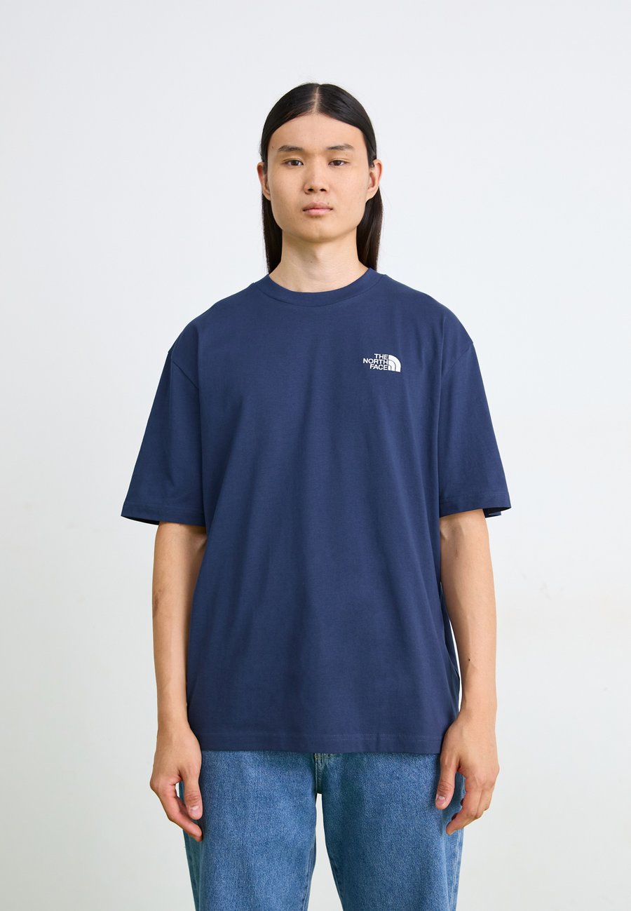 Футболка The North Face M SS ESSENTIAL OVERSIZE TEE, Summit Navy/Dark Blue
Футболка The North Face M SS ESSENTIAL OVERSIZE TEE, Summit Navy/Dark Blue