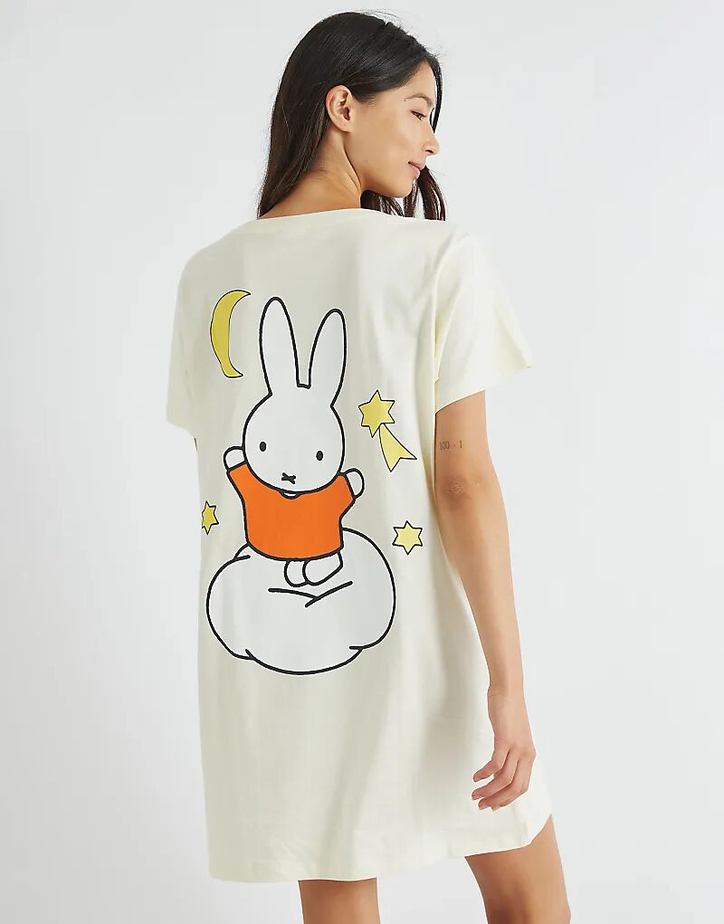 Ночное платье Skinnydip London Miffy Cloud цвета экрю в розовом цвете
Ночное платье Skinnydip London Miffy Cloud цвета экрю в розовом цвете