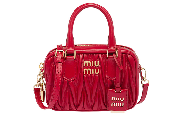 Кожаная сумка через плечо, маленькая женская красная MIU MIU
Кожаная сумка через плечо, маленькая женская красная MIU MIU