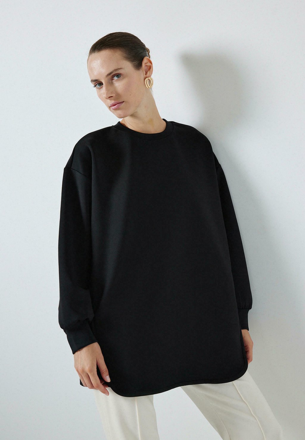 Топ с длинными рукавами Touché Privé, черный
Топ с длинными рукавами Touché Privé, черный