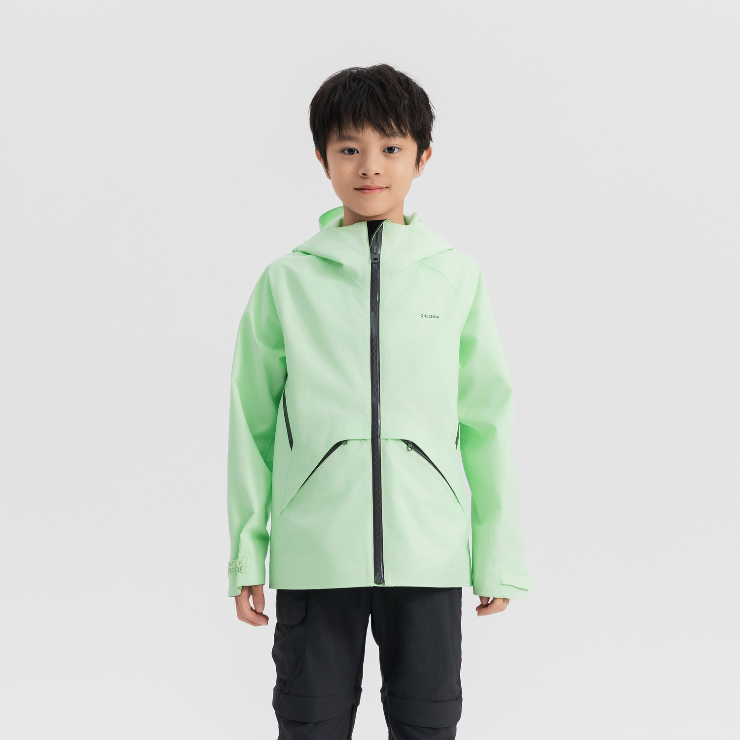 Детская водонепроницаемая куртка для походов Quechua MH900 зелёная
Детская водонепроницаемая куртка для походов Quechua MH900 зелёная