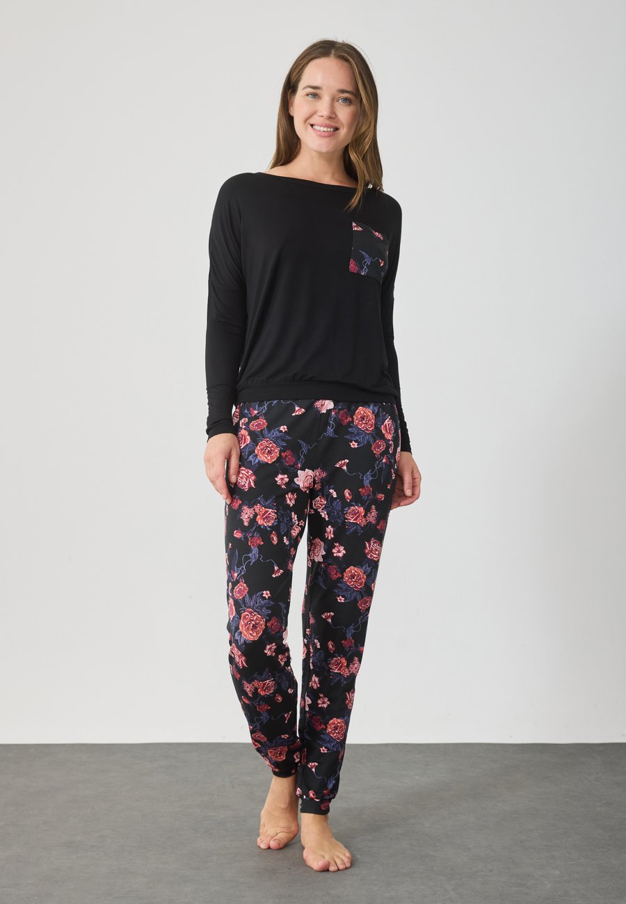 Пижамный комплект Anna Field SET, Black
Пижамный комплект Anna Field SET, Black