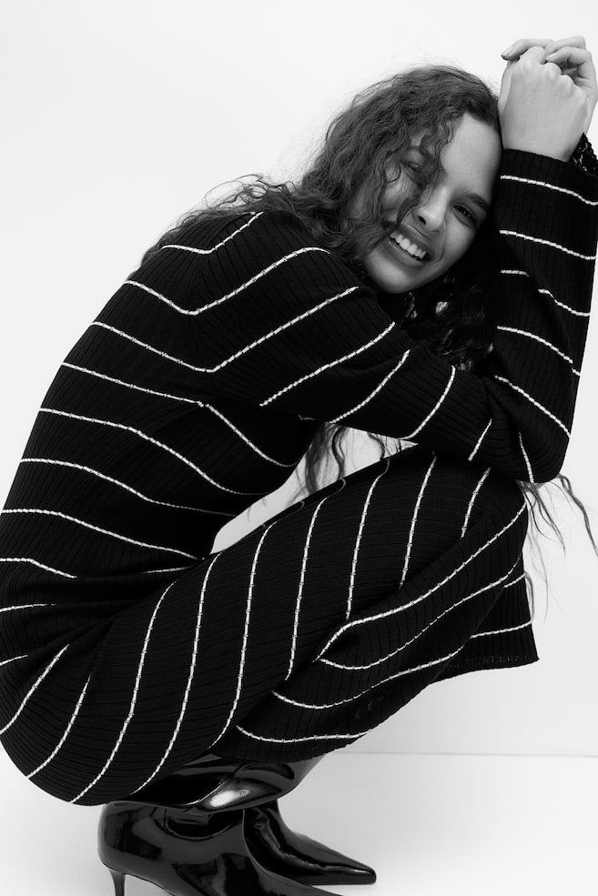 Облегающее платье из трикотажа в рубчик H&M, мультиколор
Облегающее платье из трикотажа в рубчик H&M, мультиколор