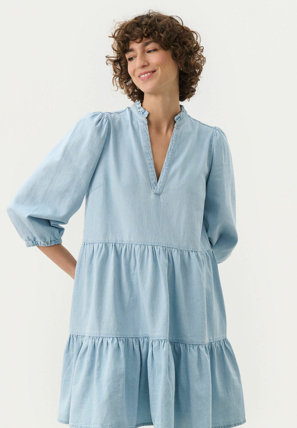 Джинсовое платье Part Two, светло-голубой
Джинсовое платье Part Two, светло-голубой