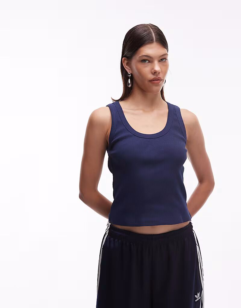 Топ с круглым вырезом в рубчик, темно-синий Asos Design
Топ с круглым вырезом в рубчик, темно-синий Asos Design