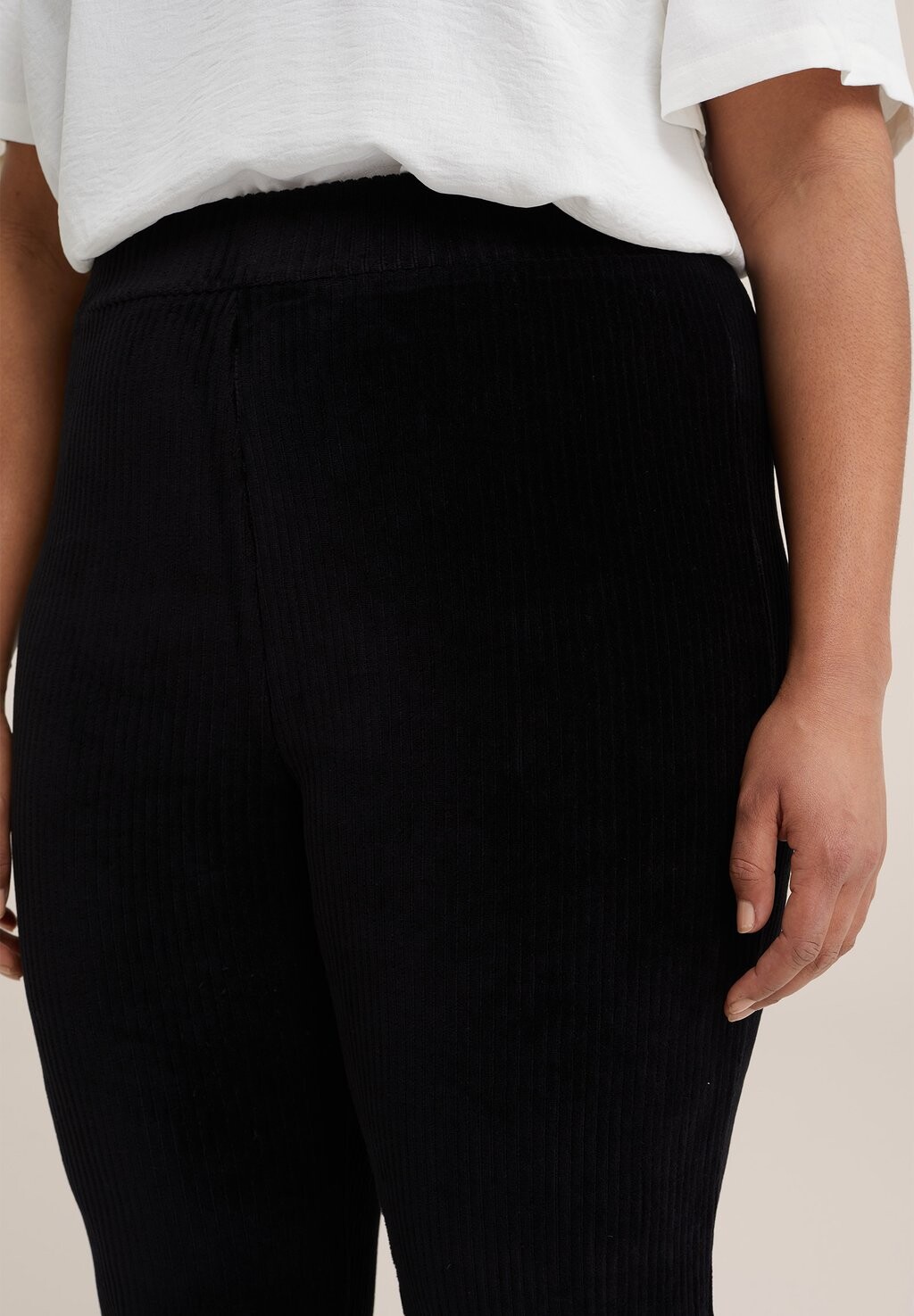 CURVE Flared Van Ribstof WE Fashion, Брюки черный
CURVE Flared Van Ribstof WE Fashion, Брюки черный