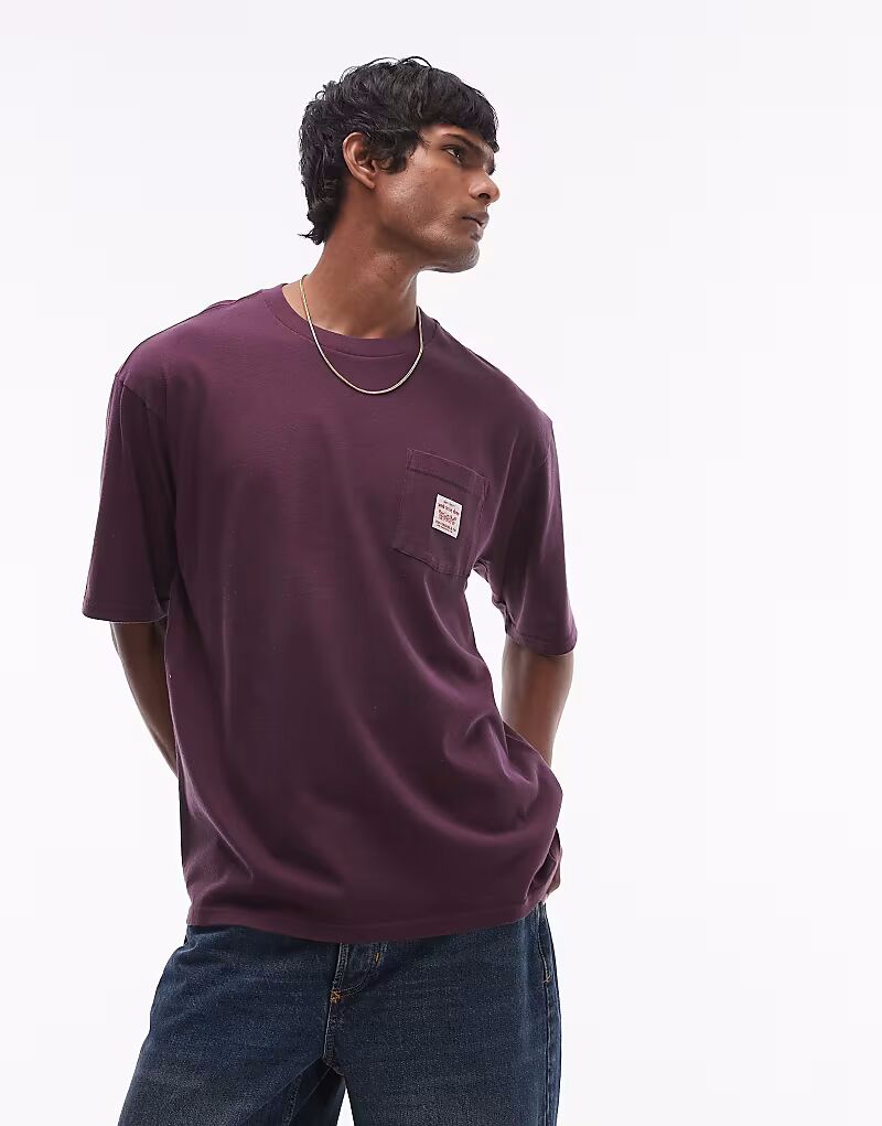 Футболка свободного кроя с логотипом и карманом Levi's Workwear в бордовом цвете
Футболка свободного кроя с логотипом и карманом Levi's Workwear в бордовом цвете
