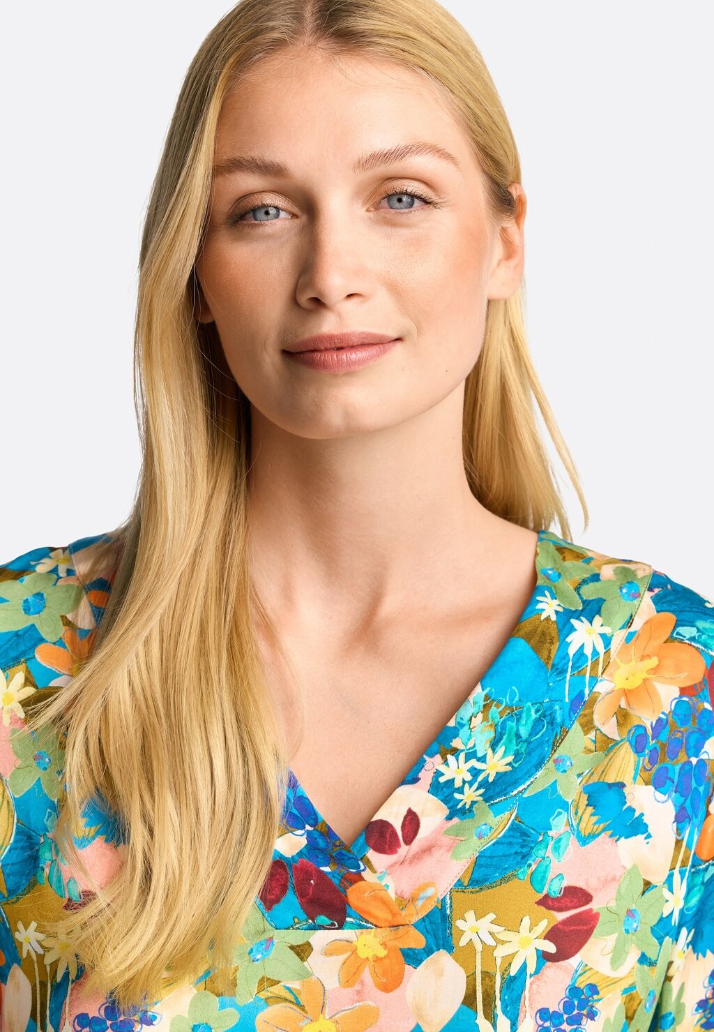 Дневное платье MIT BLUMENPRINT Rich & Royal, мультиколор 
Дневное платье MIT BLUMENPRINT Rich & Royal, мультиколор