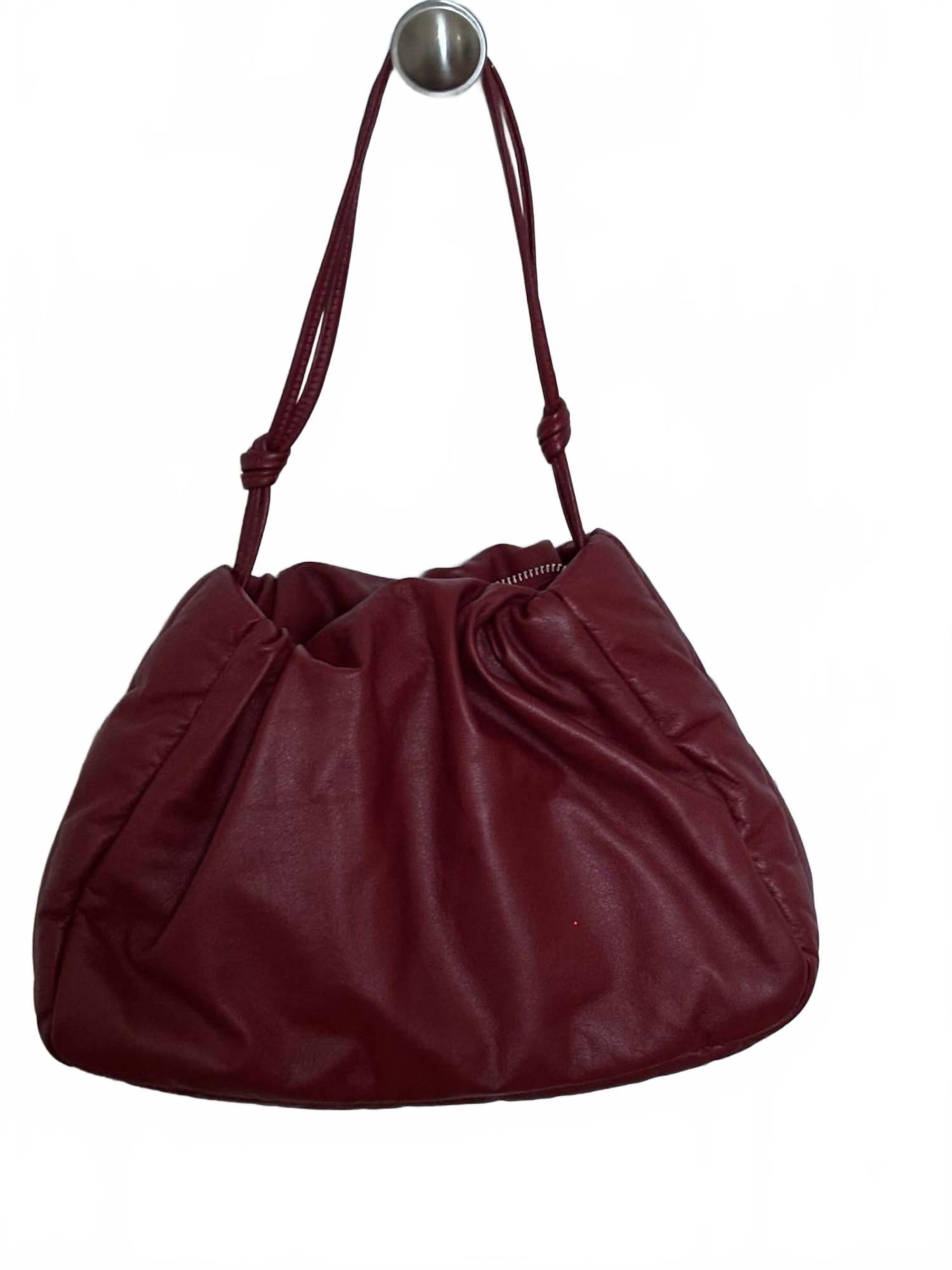 Сумка Versie в красном цвете Camellet
Сумка Versie в красном цвете Camellet