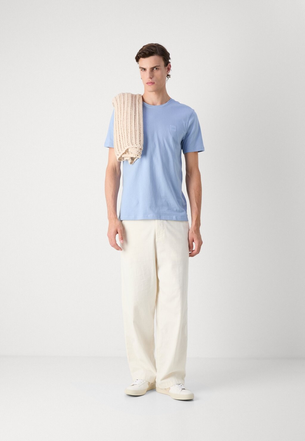 Простая футболка TALES BOSS, синий
Простая футболка TALES BOSS, синий