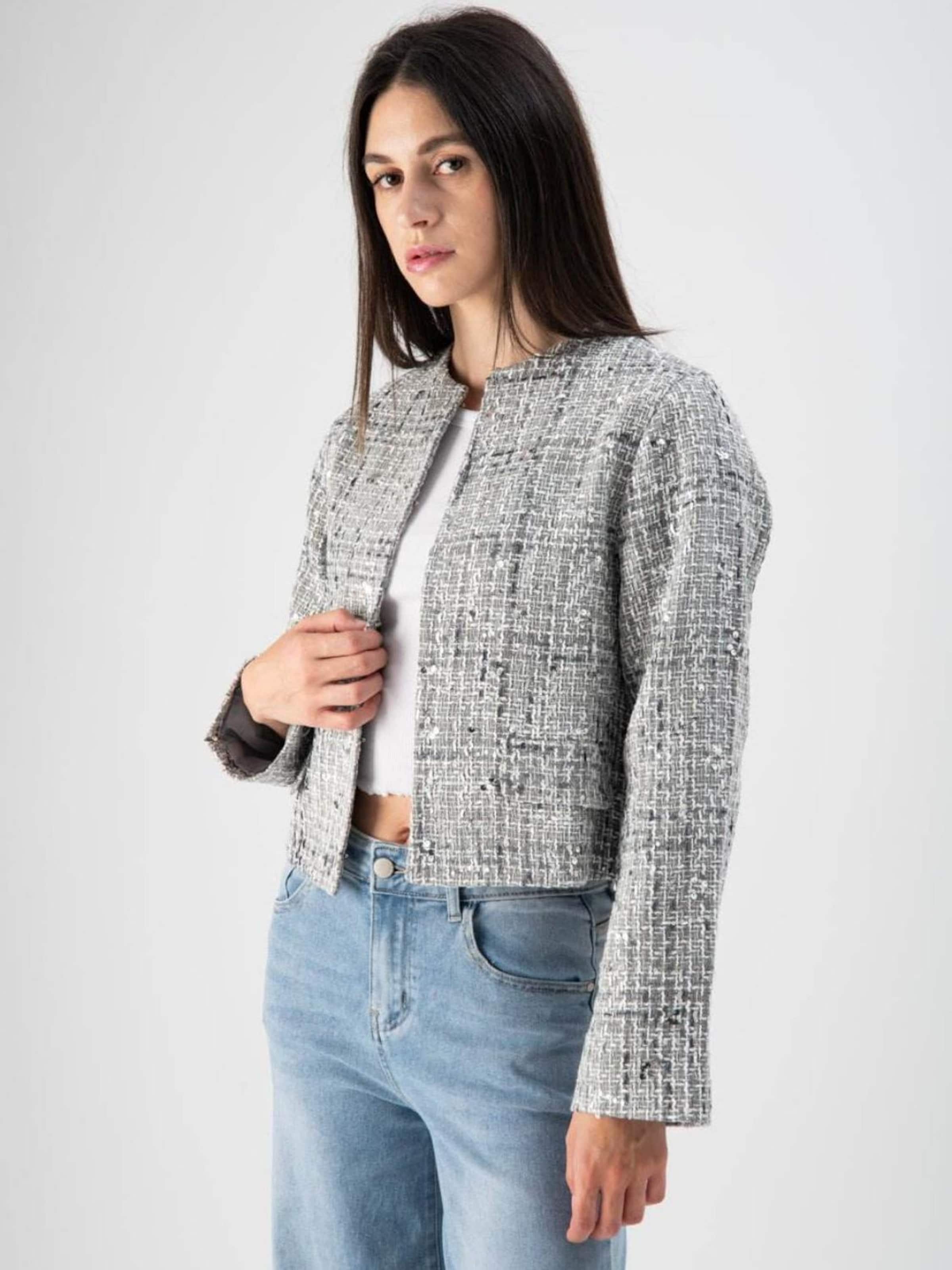 MND Куртка для межсезонья в сером цвете
MND Куртка для межсезонья в сером цвете