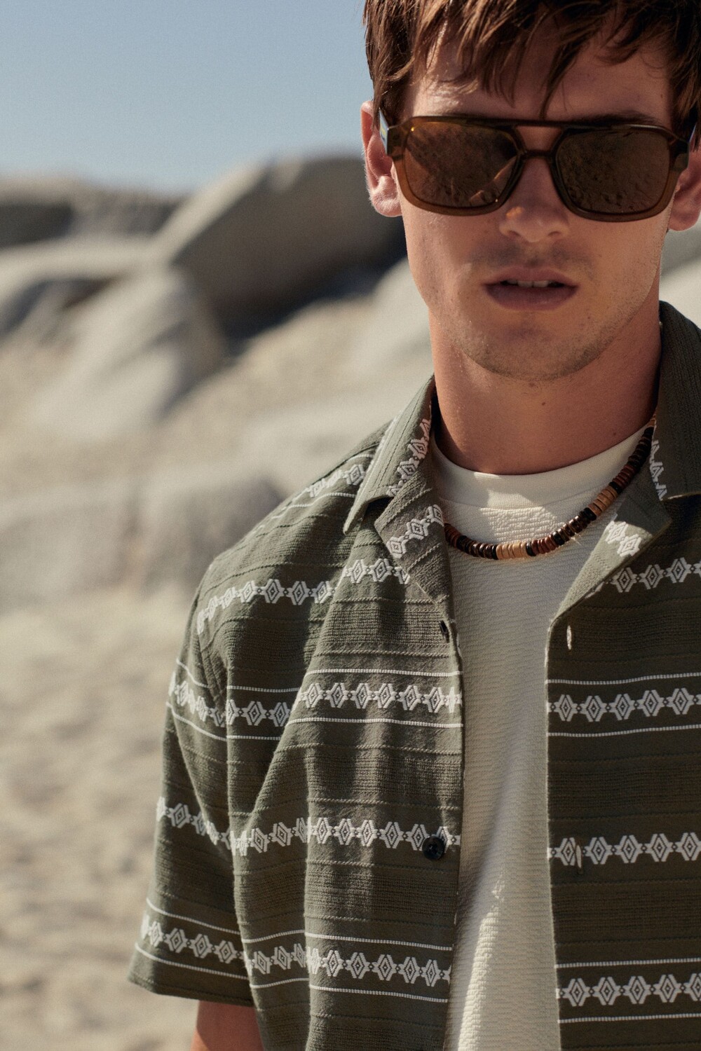 Рубашка в фактурную полоску с короткими рукавами и кубинским воротником Next, зеленый 
Рубашка в фактурную полоску с короткими рукавами и кубинским воротником Next, зеленый