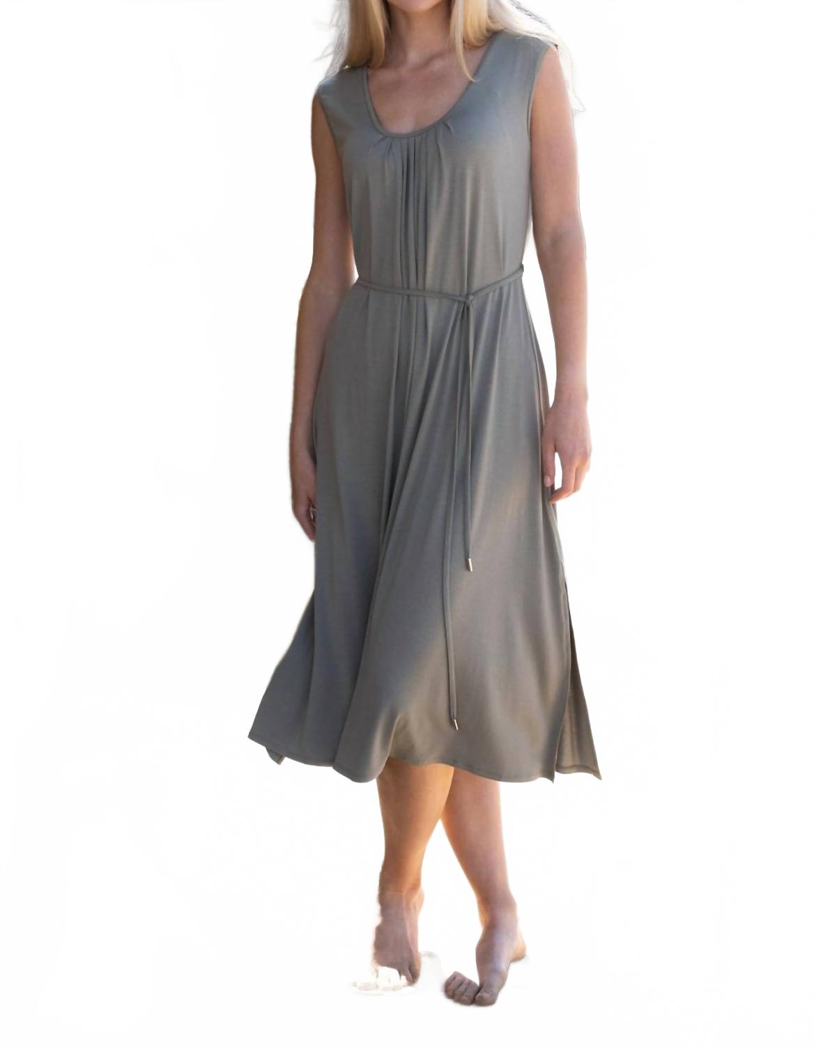 Приталенное платье-футляр из джерси цвета хаки MARBLE
Приталенное платье-футляр из джерси цвета хаки MARBLE