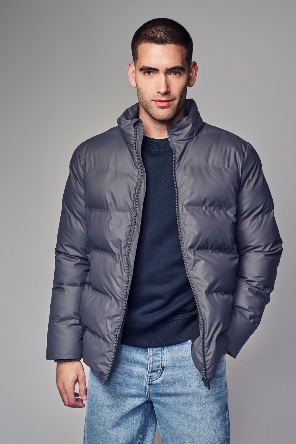 Прорезиненная термосварная воронкообразная куртка Next, серый
Прорезиненная термосварная воронкообразная куртка Next, серый