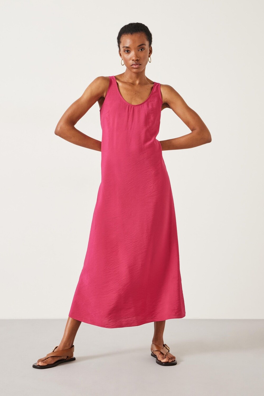 Платье макси Sophie с овальным вырезом Hush, розовый 
Платье макси Sophie с овальным вырезом Hush, розовый