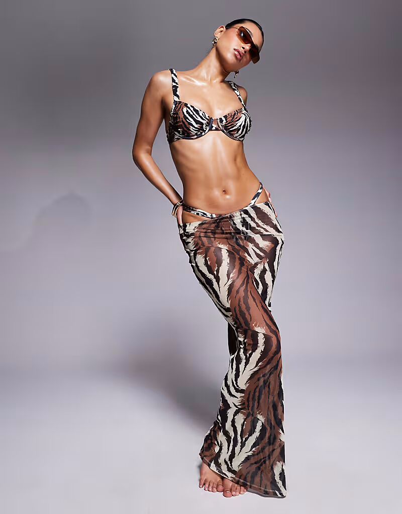 Юбка пляжная макси из сетки South Beach в цвете multi
Юбка пляжная макси из сетки South Beach в цвете multi