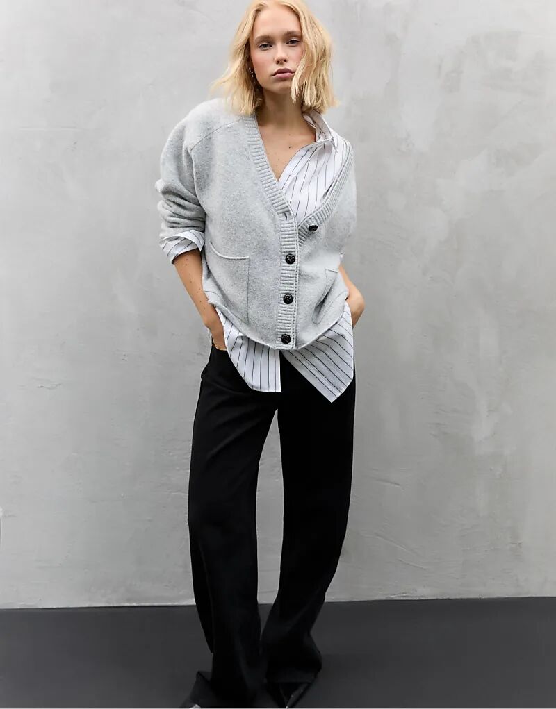 Кардиган Stradivarius Knit с многослойным воротником в сером меланжевом цвете
Кардиган Stradivarius Knit с многослойным воротником в сером меланжевом цвете