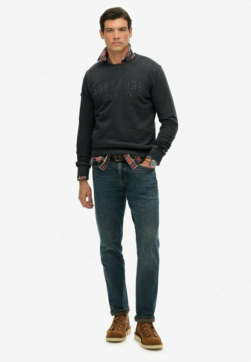 Толстовка Superdry & Co ATHLETIC EMBOSSED, Jet Black/Black
Толстовка Superdry & Co ATHLETIC EMBOSSED, Jet Black/Black